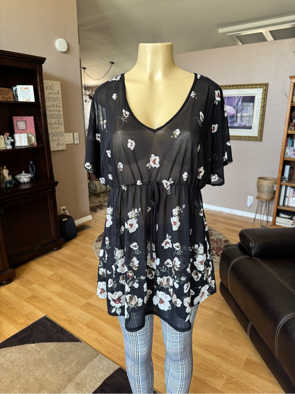 Siren Lily sheer black floral short sleeve tunic-size XL
